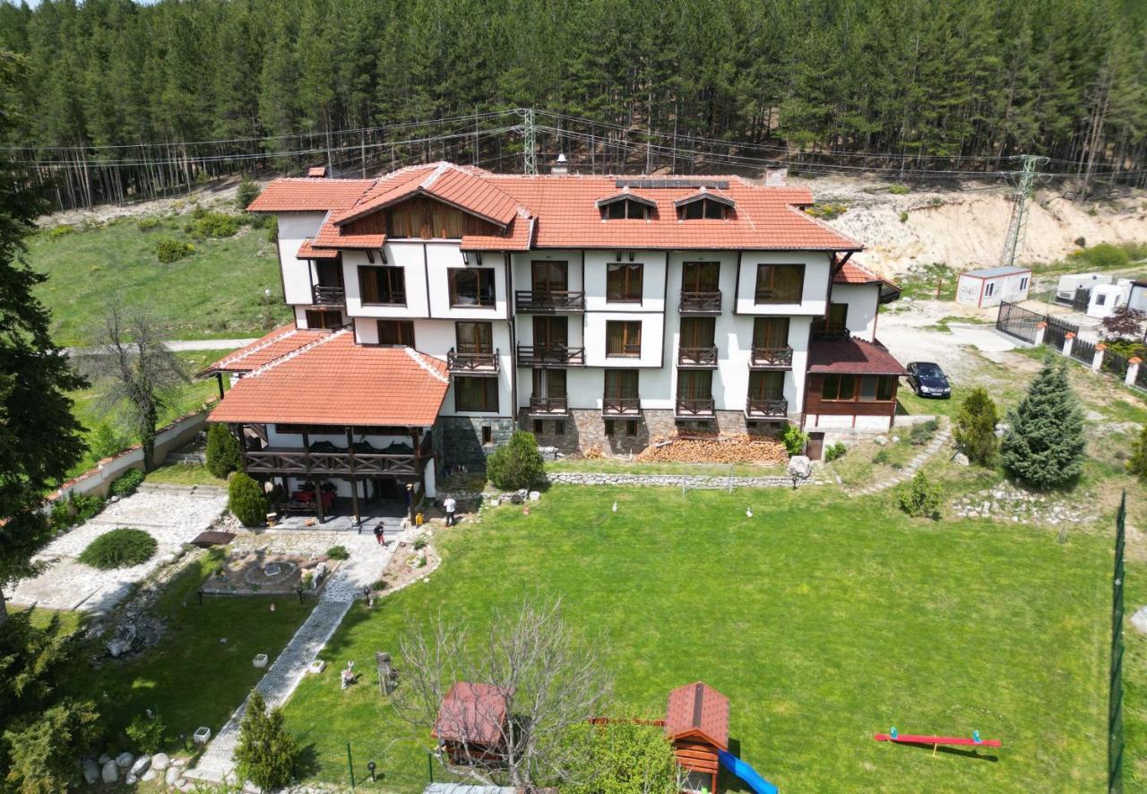 Семеен Хотел Света Марина Dobriniște Exterior foto
