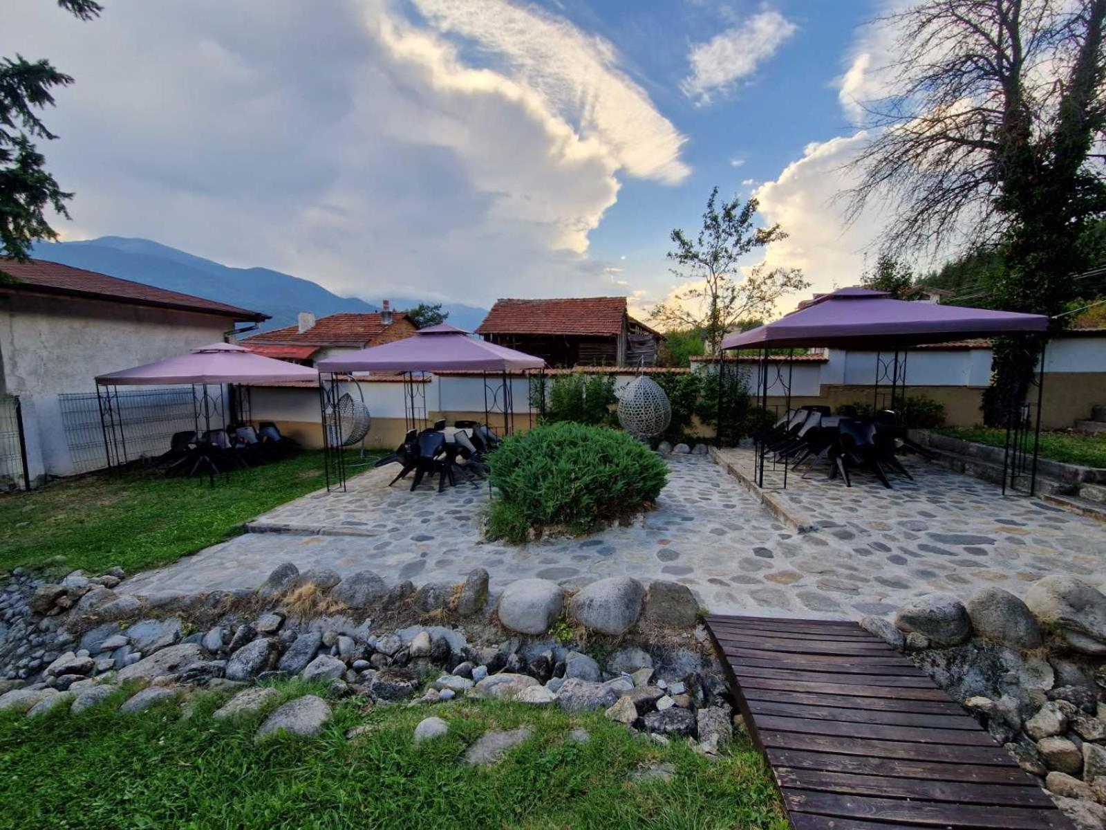 Семеен Хотел Света Марина Dobriniște Exterior foto